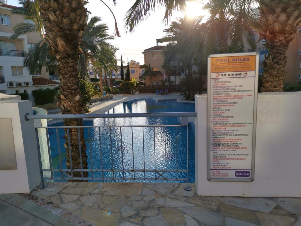 Iris Village, Near Kings Avenue Mall - By Imh Travel & Tours Pafos Dış mekan fotoğraf