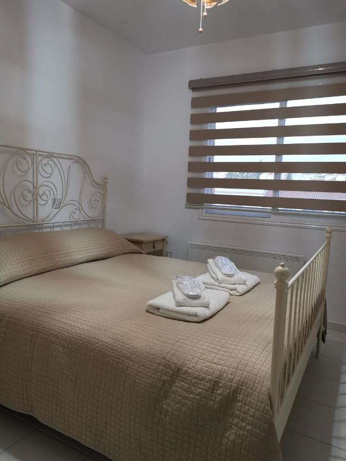 Iris Village, Near Kings Avenue Mall - By Imh Travel & Tours Pafos Dış mekan fotoğraf