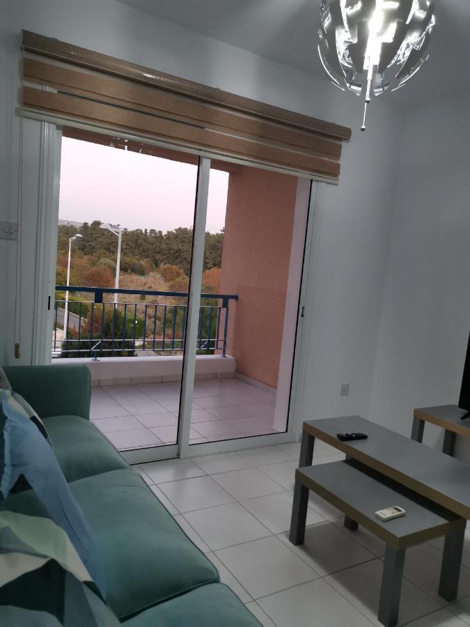 Iris Village, Near Kings Avenue Mall - By Imh Travel & Tours Pafos Dış mekan fotoğraf