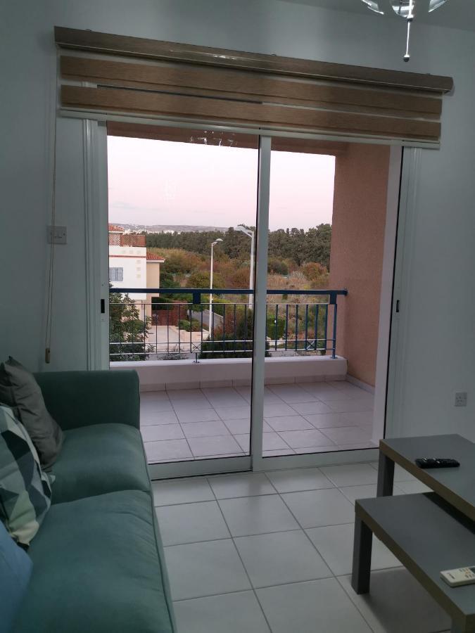 Iris Village, Near Kings Avenue Mall - By Imh Travel & Tours Pafos Dış mekan fotoğraf