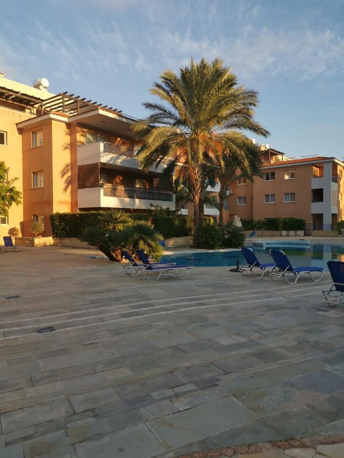 Iris Village, Near Kings Avenue Mall - By Imh Travel & Tours Pafos Dış mekan fotoğraf